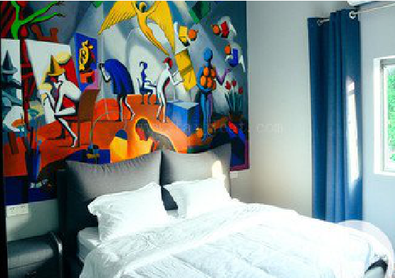 马关对于酒店的墙体彩绘而言更注重哪些方面？